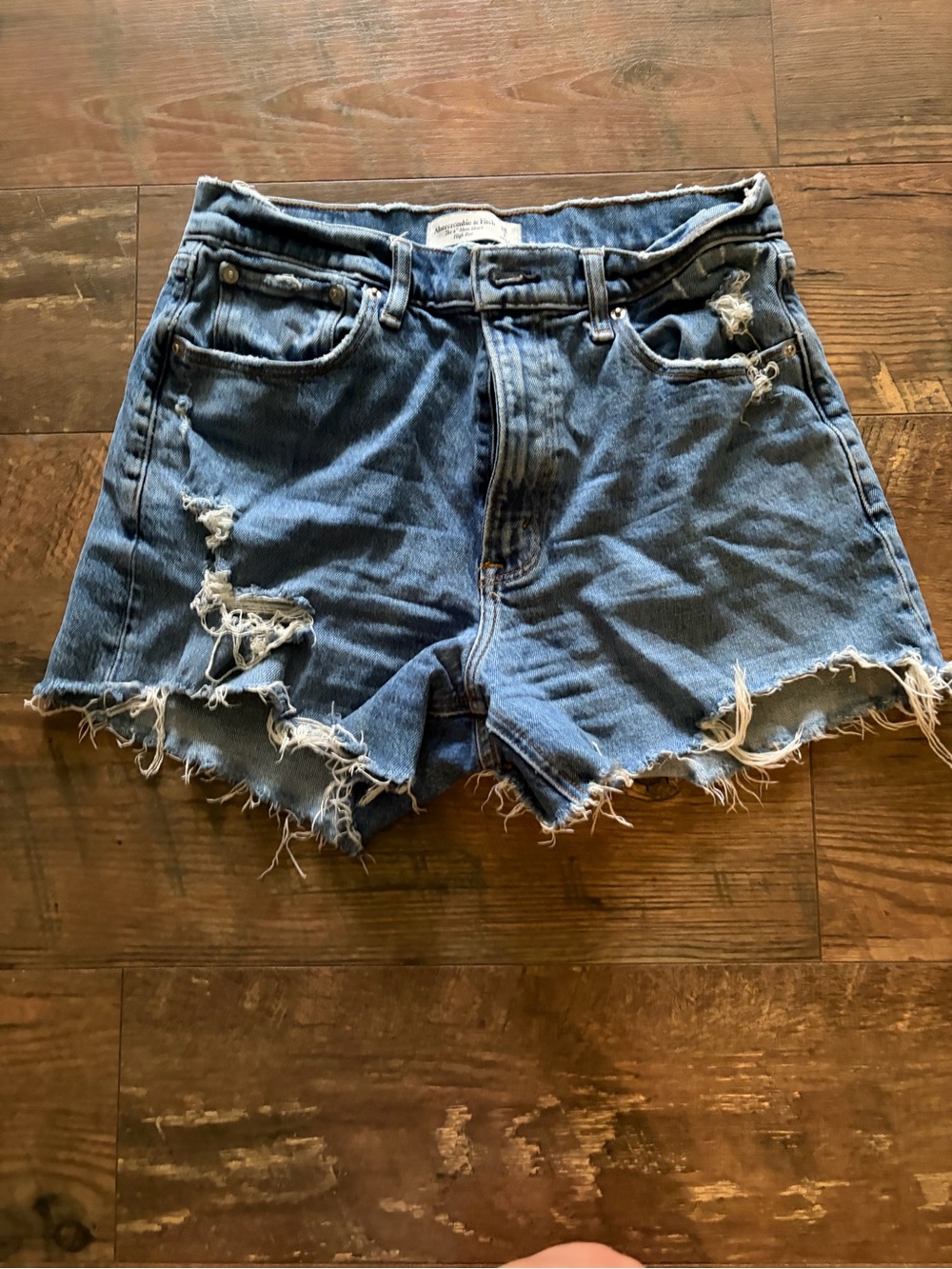 Abercrombie & Fitch 4 inch Mom Shorts